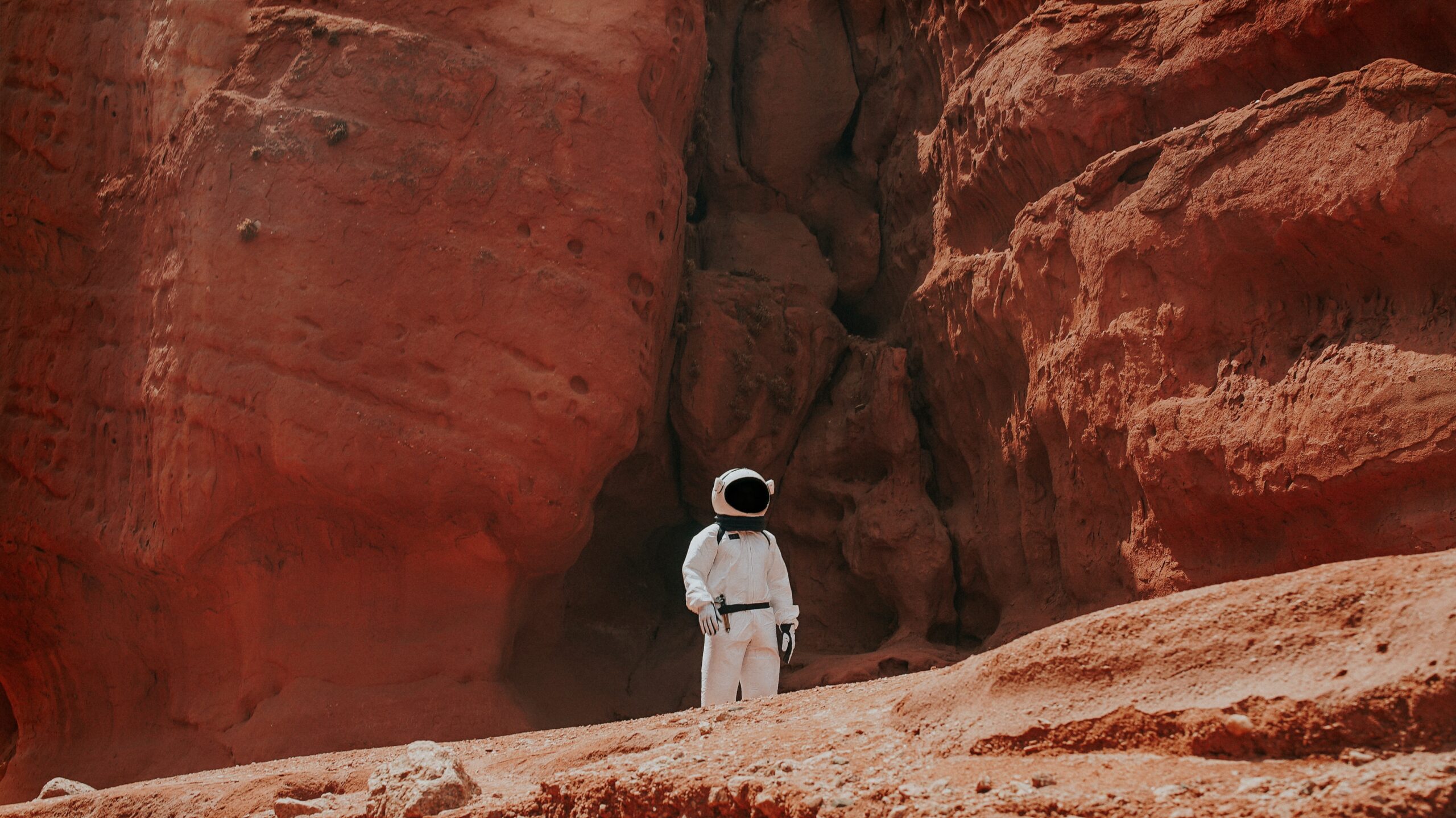 Astronaut standing on Mars